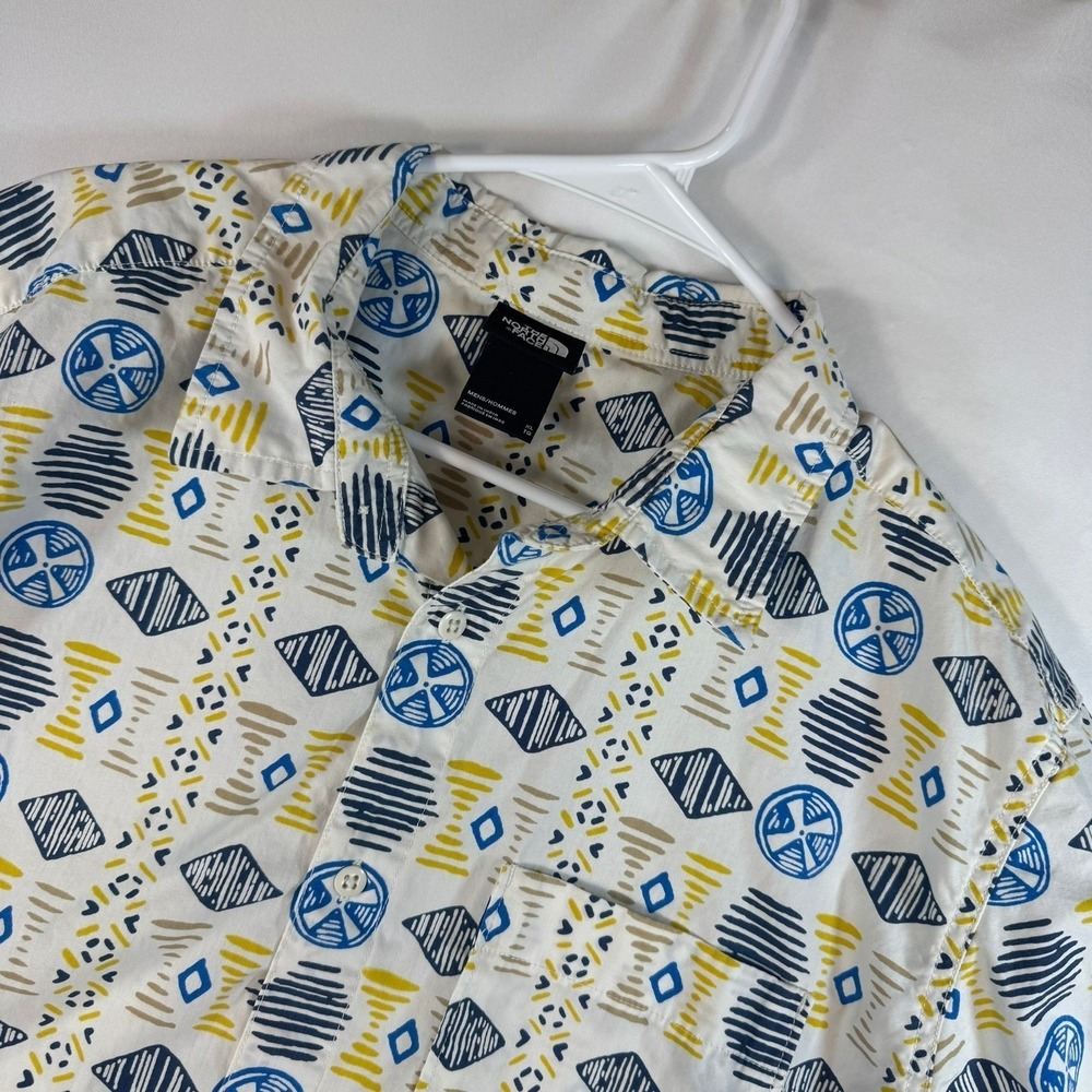 The North Face Men XL Geometric Tribal Print Cotton Short Sleeve Button Up Shirt